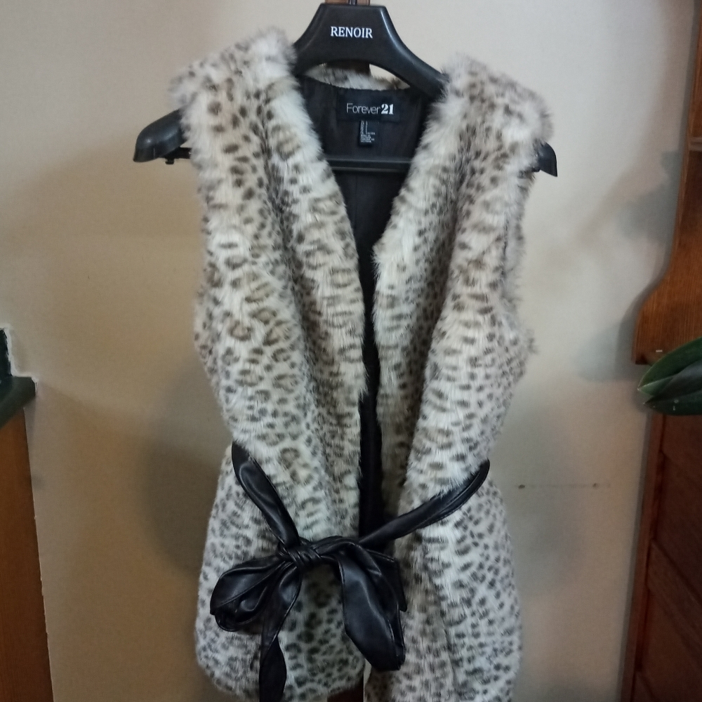 Forever 21 Faux Fur Belted Vest
